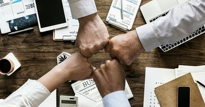 Peningkatan Komunikasi dan Kolaborasi Tim Berkat Integrasi Pengembangan dan Operasi (DevOps)