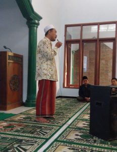 KH. Mohamad Mahbub mewajibkan santri untuk menulis setiap hari sabtu