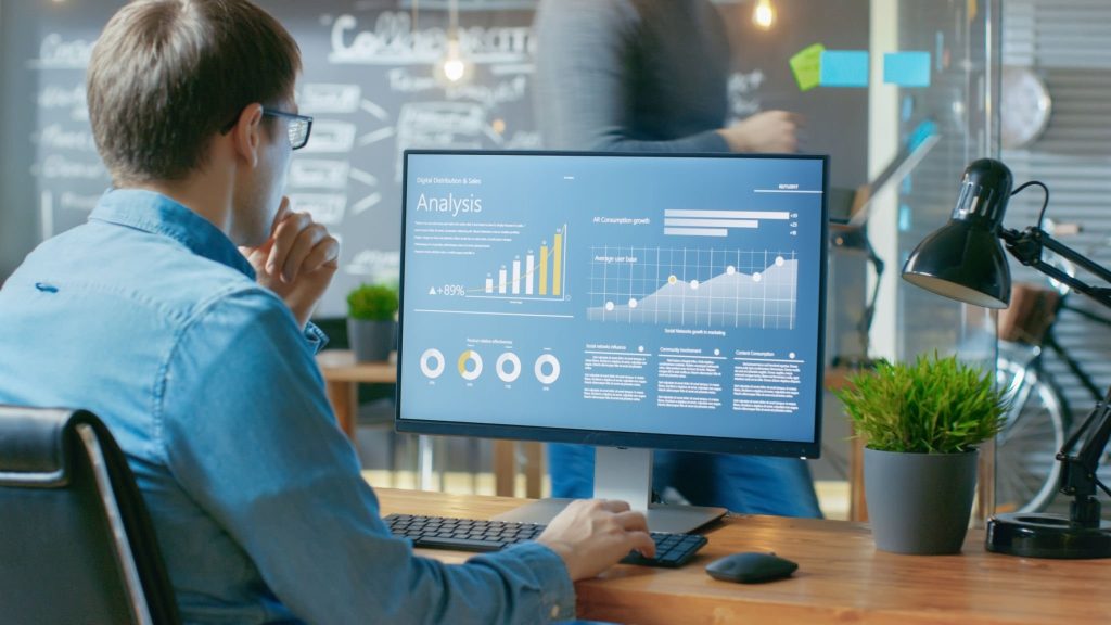 Menerapkan Analitik Data dalam Logistik E-commerce